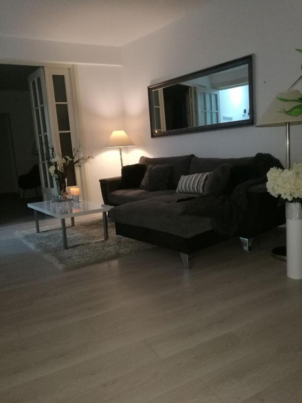 Metropole Apartments Invilla Old City 布加勒斯特 外观 照片